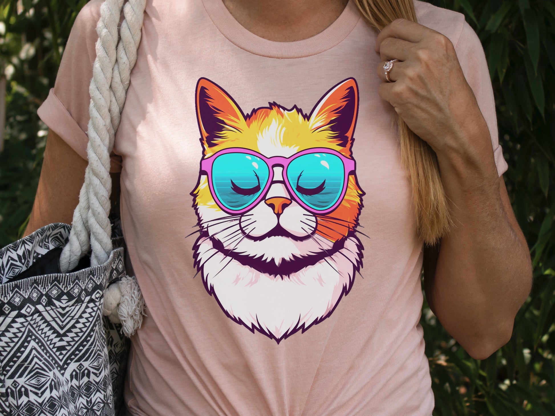 Summer Cat T-shirt Cool Kitty in Sunglasses Shirt Relaxed Vibes Cute Calm Sun Beach Lover Sun-Kissed Feline Sunbathing Bliss Sunshine Tee